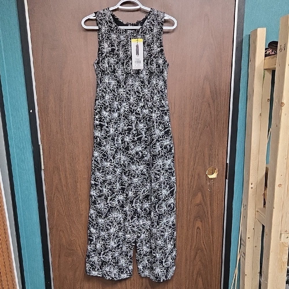 Andrew Marc Size S Black White Floral Print Smocked Sleeveless Cropped Jumpsuit